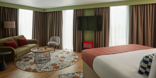 Image of a Hotel Indigo Coventry suite, credit to Veerle Evens